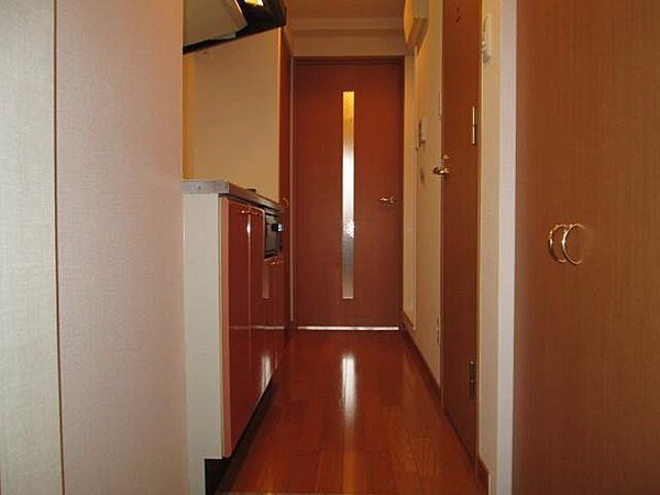 玄関(弊社は全物件が仲介手数料半月分+税でご紹介可能です。)