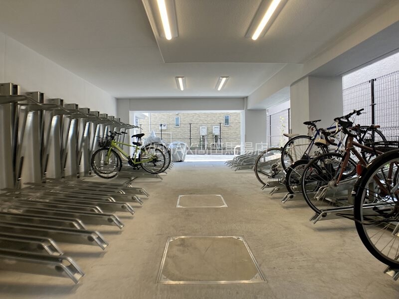 物件内観写真18　(駐輪場)