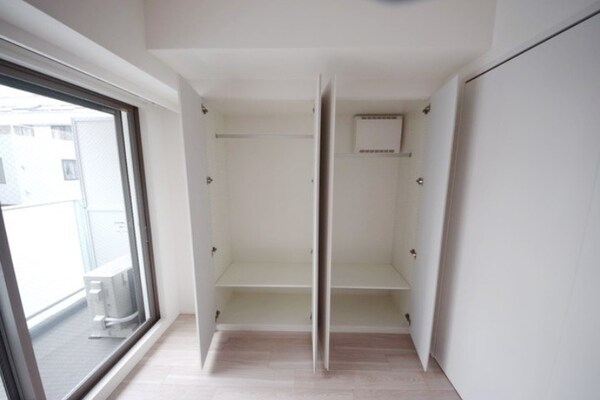 寝室(★弊社の仲介手数料は賃料の半額＋税です★)