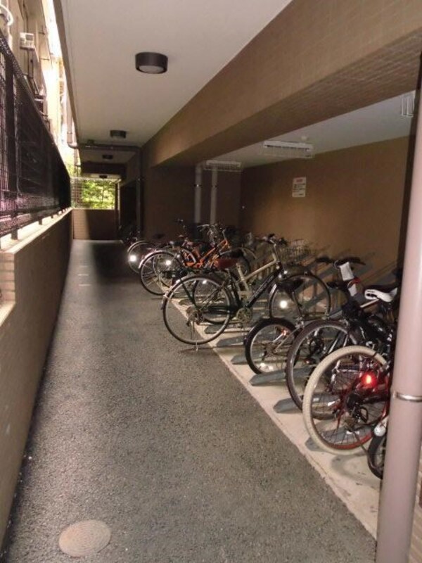建物設備(駐輪場)