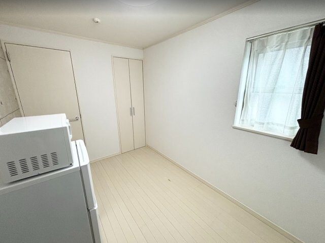 物件内観写真11　(備え付け家具備品（同仕様）)