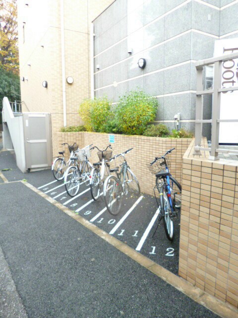 物件外観写真6　(駐輪場)