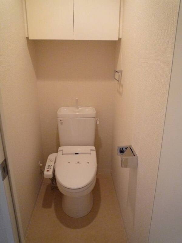 トイレ(※同じタイプ別号室参考写真)