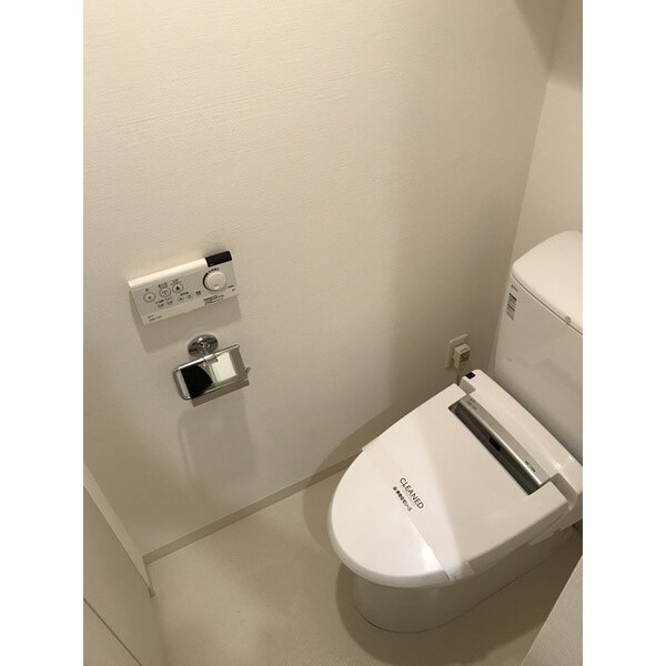 トイレ(※同じタイプ別号室参考写真)