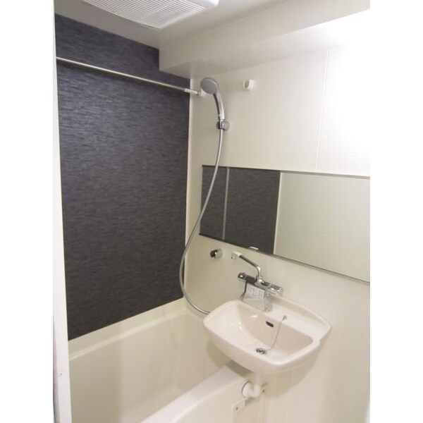 浴室(※同じ間取り別号室参考写真)