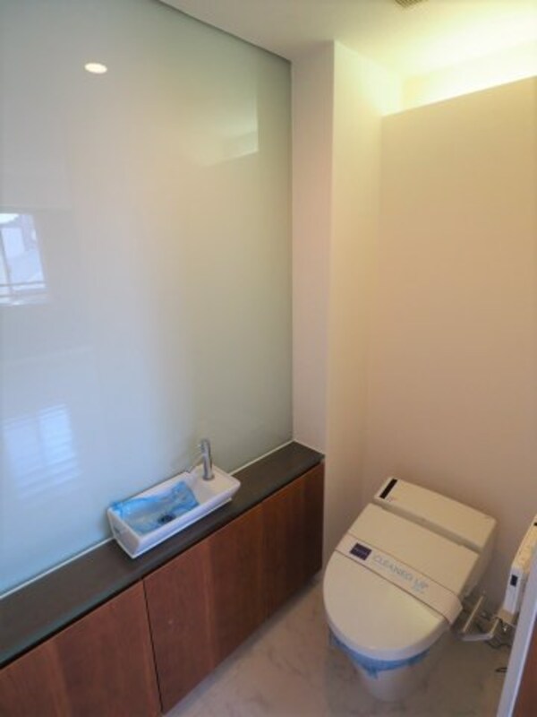 トイレ(別号室参考写真)