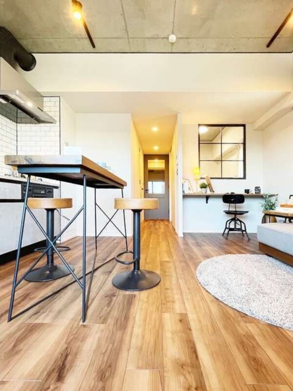 居室(※家具/調度品に関しては配置例を示した)