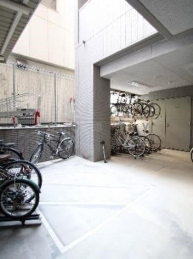 物件外観写真4　(駐輪場)