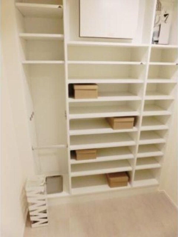 収納(モデルルーム：小物は含まれません)