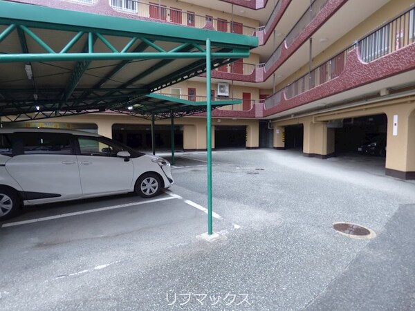 駐車場(当店は家主強制でない場合、消毒・抗菌代や安心サポート代など不)