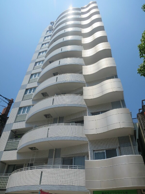 物件外観写真1　(綺麗なマンションです♪)