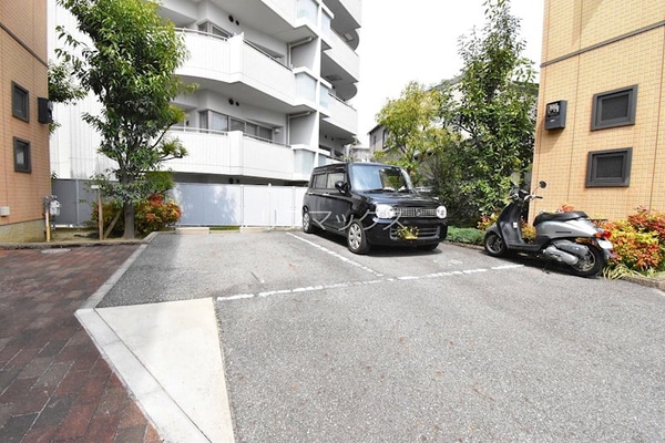 駐車場(当店は家主強制でない場合、消毒・抗菌代や安心サポート代など不)