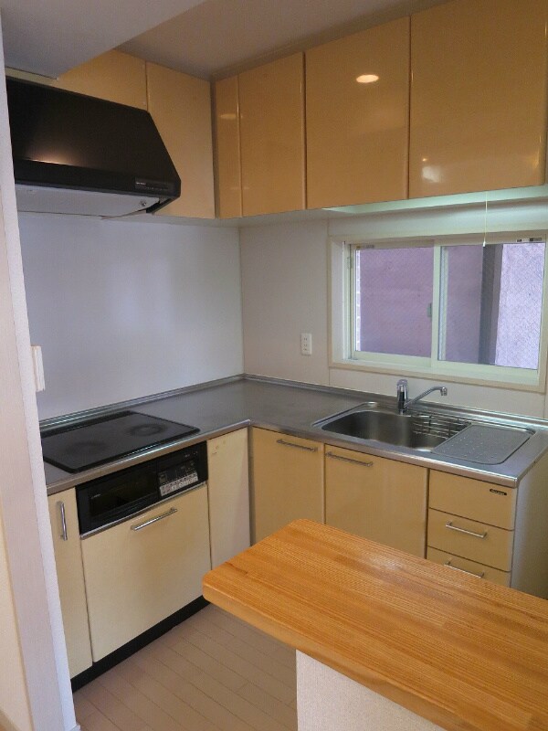 物件内観写真7　(３口コンロのシステムキッチン☆)