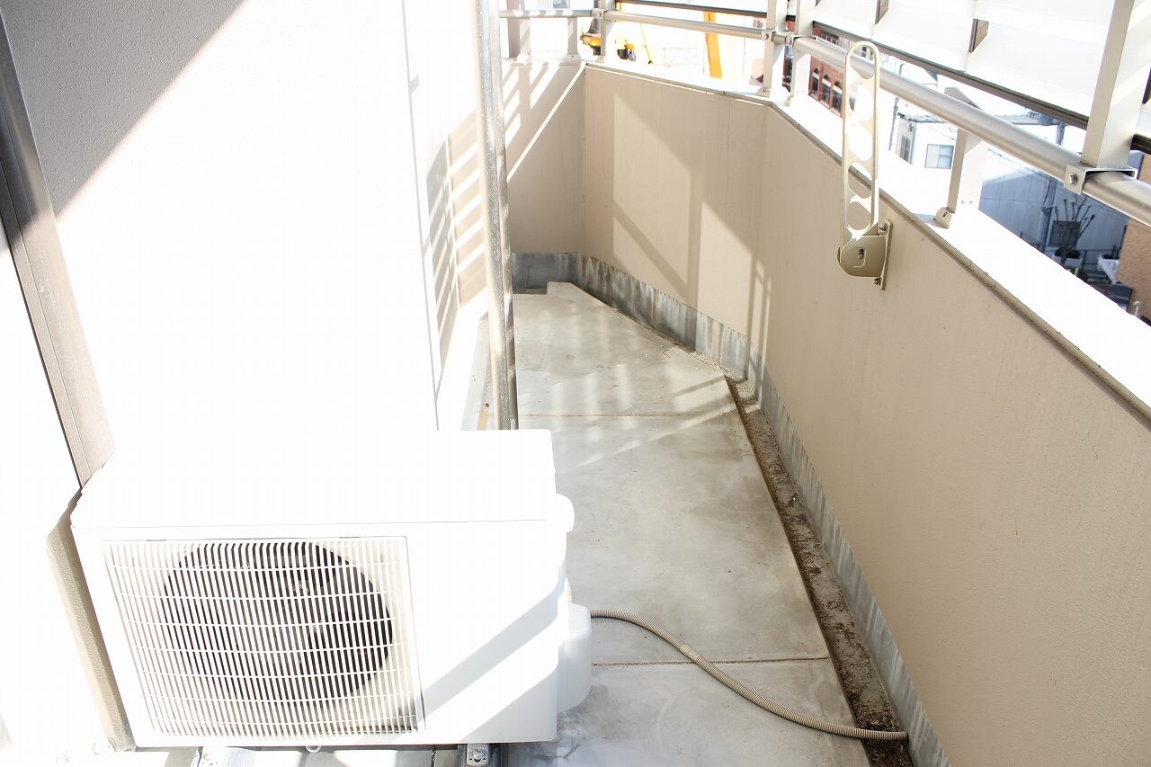 物件内観写真10　(南向き☆陽当り良好のバルコニー☆)