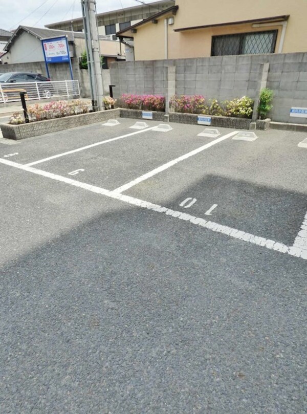 駐車場(当店は家主強制でない場合、消毒・抗菌代や安心サポート代など不)