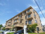 敷地内駐車場5000円。