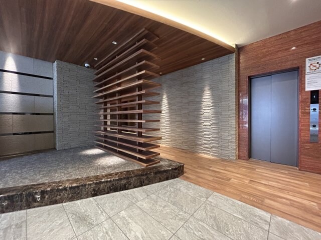 物件外観写真3　(ファミリｰマｰト 神戸相生店（106m）)