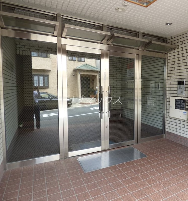 エントランス(当店は家主強制でない場合、消毒・抗菌代や安心サポート代など不)