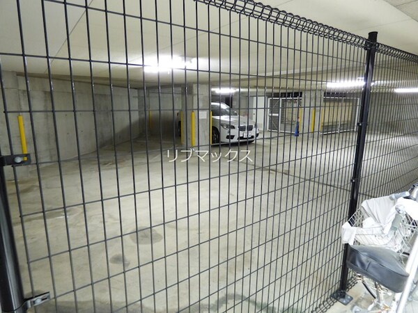 駐車場(駐車場今なら11000円。)