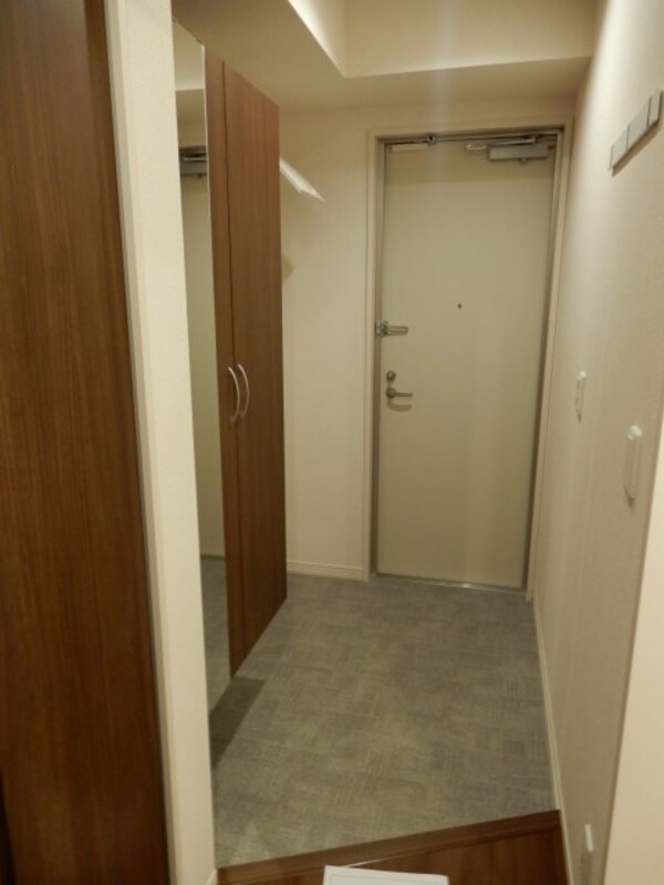玄関(同施工会社の同仕様写真です。)