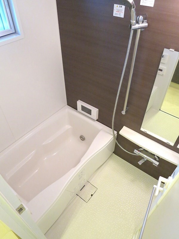 物件内観写真9　(■浴室窓あり■)