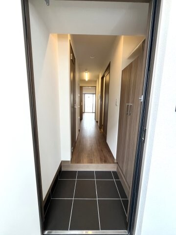 物件内観写真5　(現状優先します（別号室の写真です）)