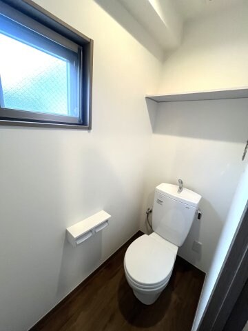 物件内観写真9　(現状優先します（別号室の写真です）)