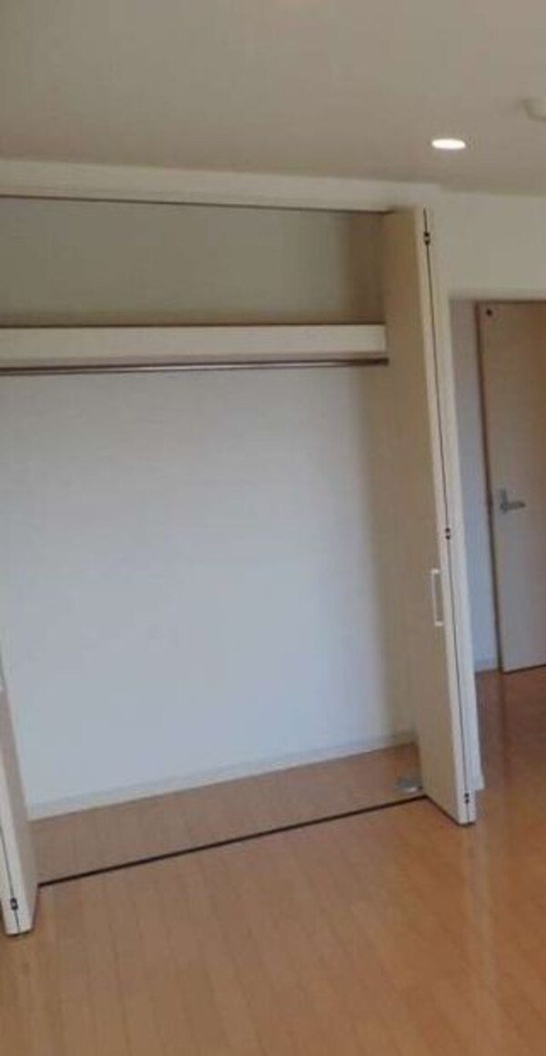 収納(※別号室の写真。現状優先。)