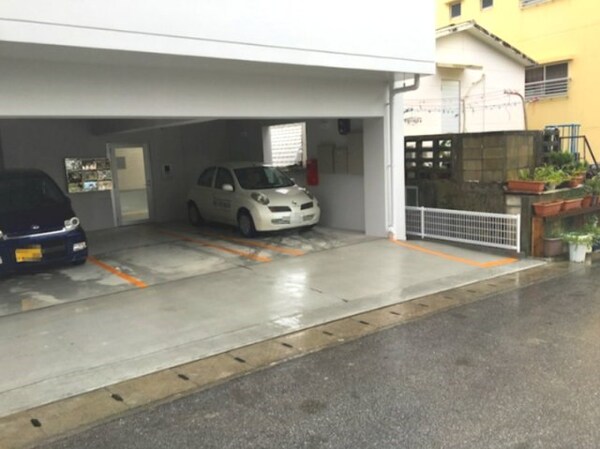 駐車場(現状を優先します。)