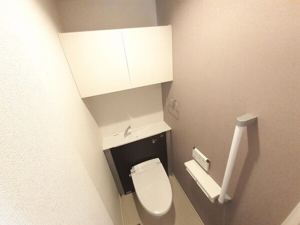 トイレ(建築中の為、類似の別物件の写真となります。)