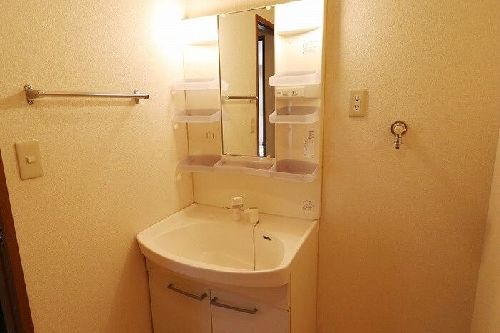 物件内観写真11　(別号室の写真となります（反転タイプ）)