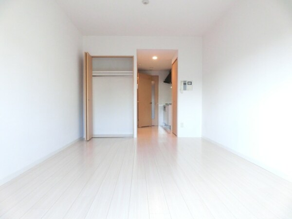居室(※同物件別部屋参考写真)