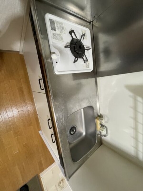 キッチン(同物件別号室参考写真)
