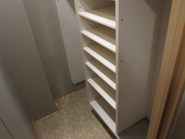 収納(※同物件別号室参考写真)