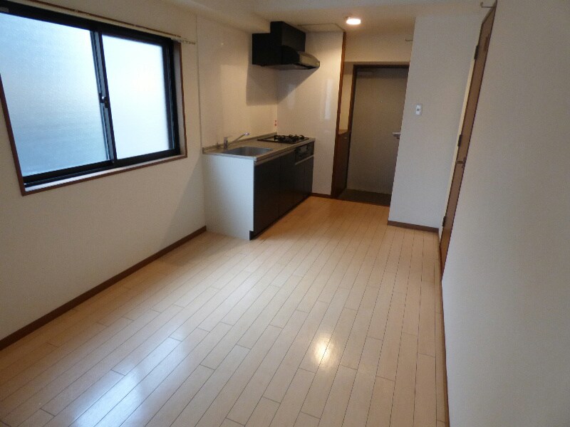 物件内観写真4　(※違うお部屋の写真です)