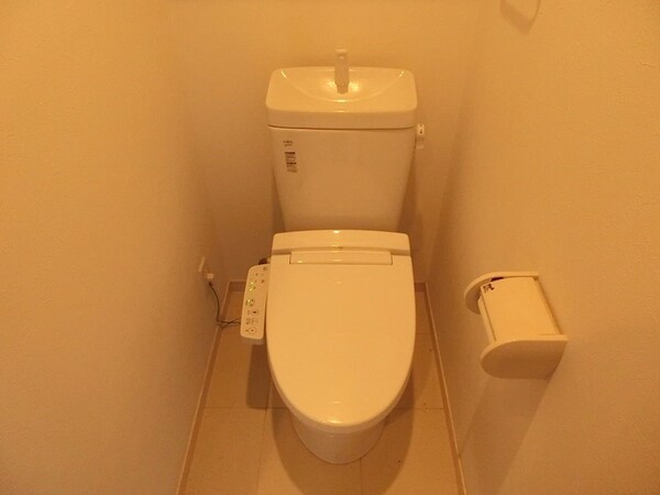 トイレ(※別タイプのお部屋です)