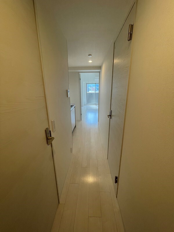 玄関(※同物件、別部屋参考写真)