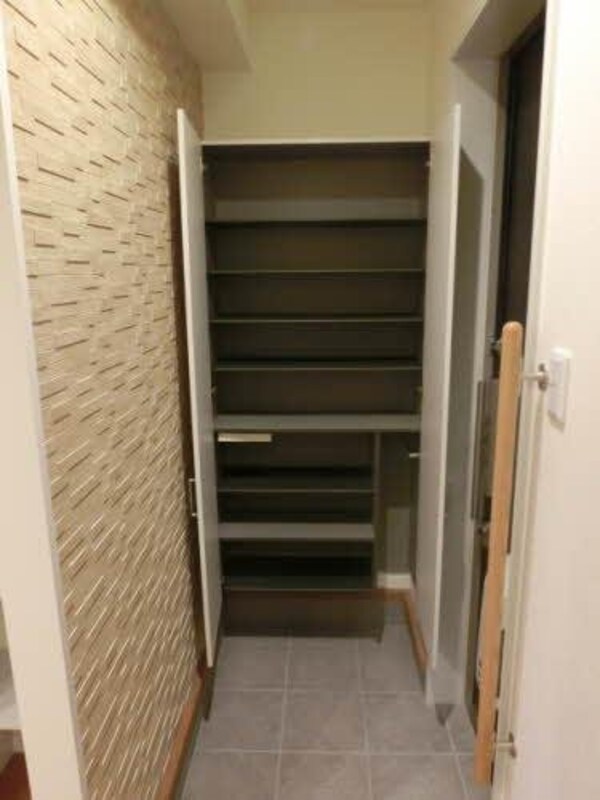 玄関(※同施工会社参考写真)