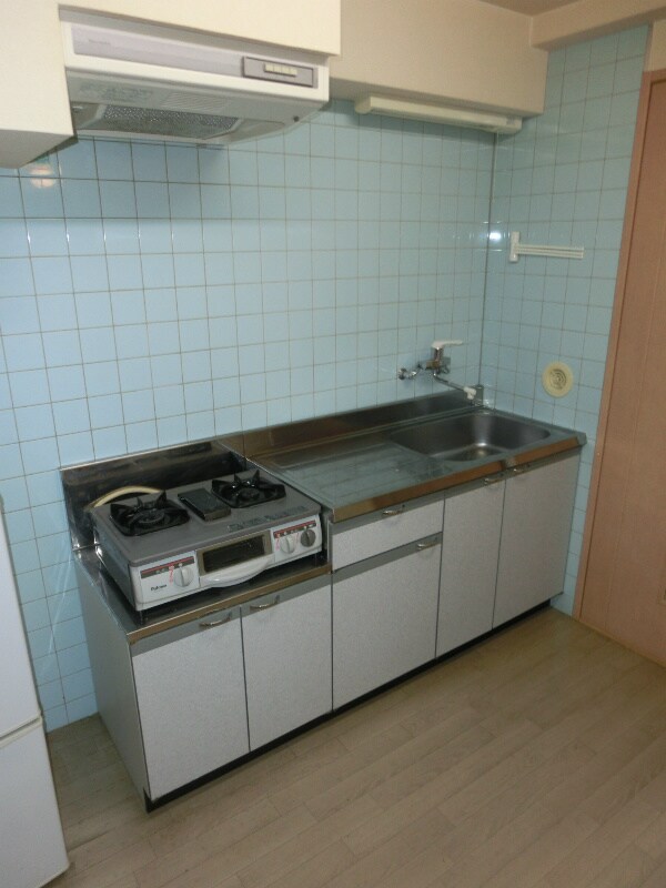 物件内観写真7　(広々キッチン)