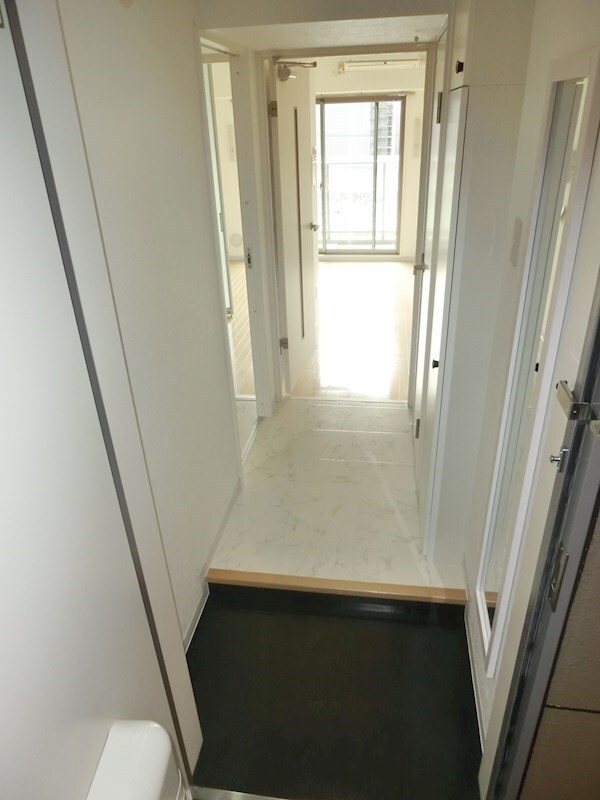 玄関(※反転タイプの参考写真です)