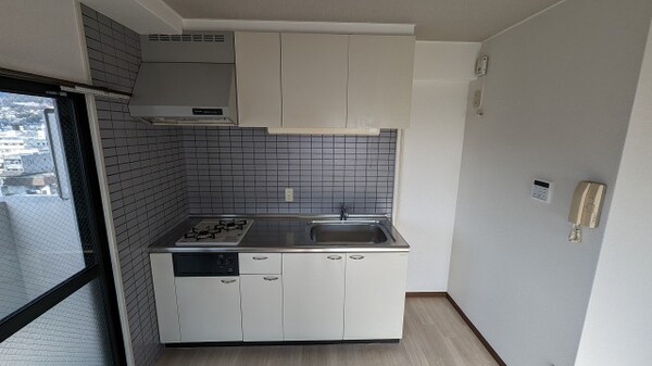 キッチン(※同マンション別部屋の参考写真です。)