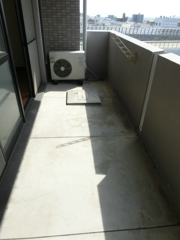 バルコニー(※同マンション別部屋の参考写真です。)