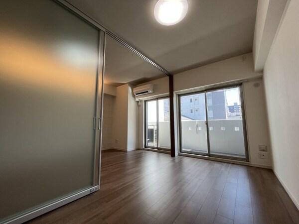 寝室(※同物件別号室参考写真)