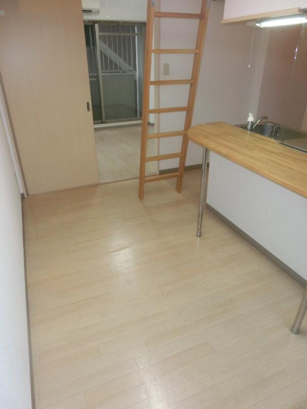居室(※同物件別部屋参考写真)