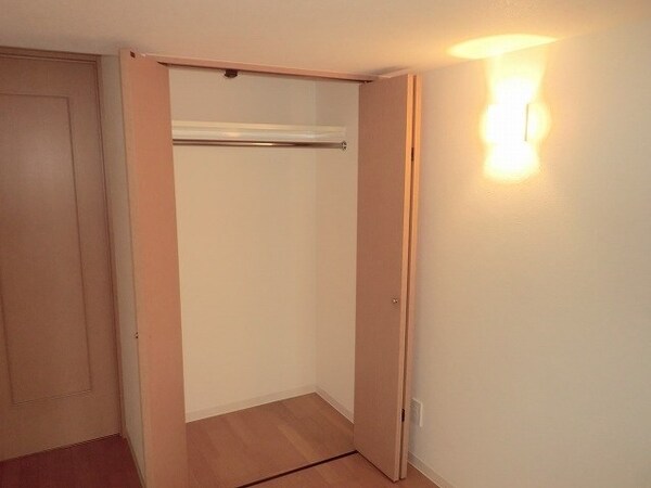収納(※同マンション別部屋の参考写真です。)