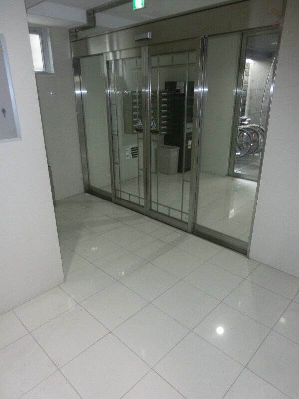 物件外観写真3　(エントランス☆)