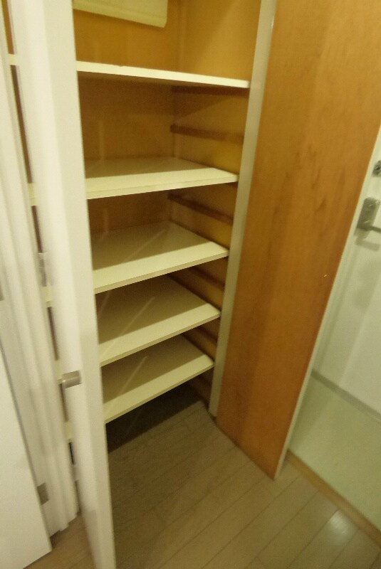 物件内観写真18　(☆玄関収納広々☆)