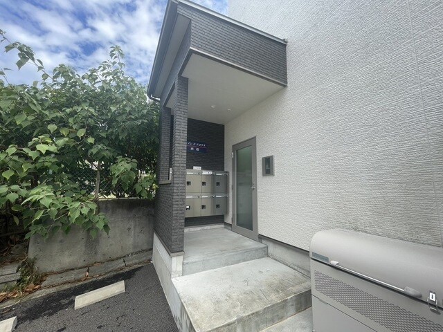 物件外観写真2　