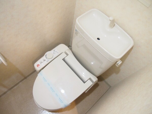 トイレ(ウォシュレット付き)