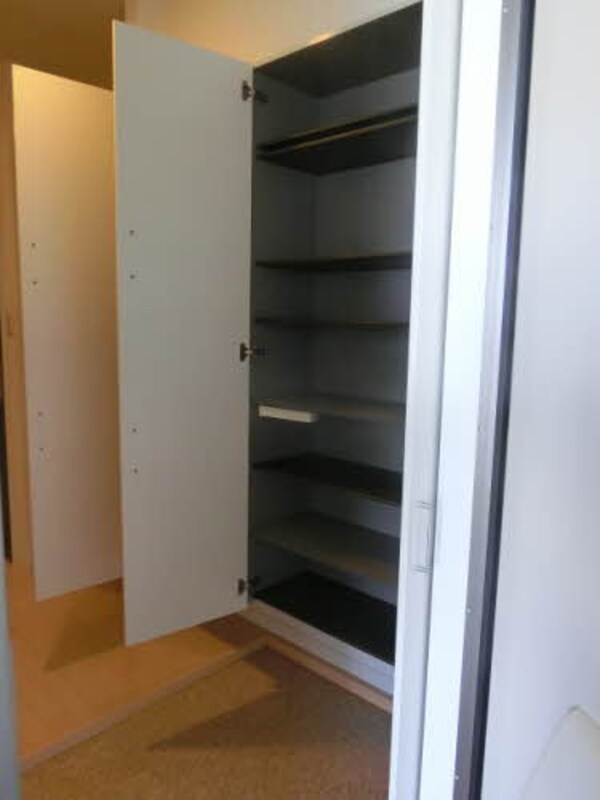 収納(※同物件別号室参考写真)